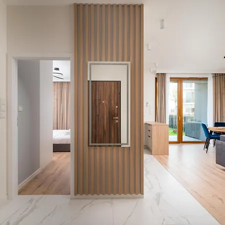 Wilanow Sarmacka With Garden By Bookinghost