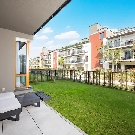 Wilanow Sarmacka With Garden Apartment