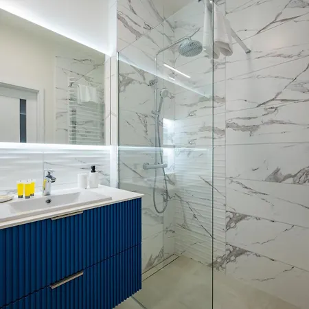 Wilanow Sarmacka With Garden By Bookinghost *