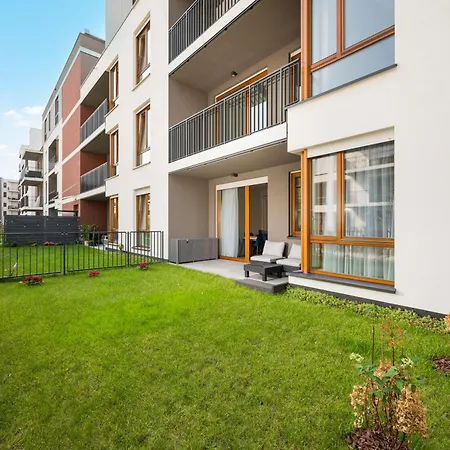 Wilanow Sarmacka With Garden By Bookinghost *