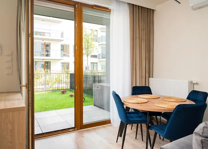 Wilanow Sarmacka With Garden By Bookinghost