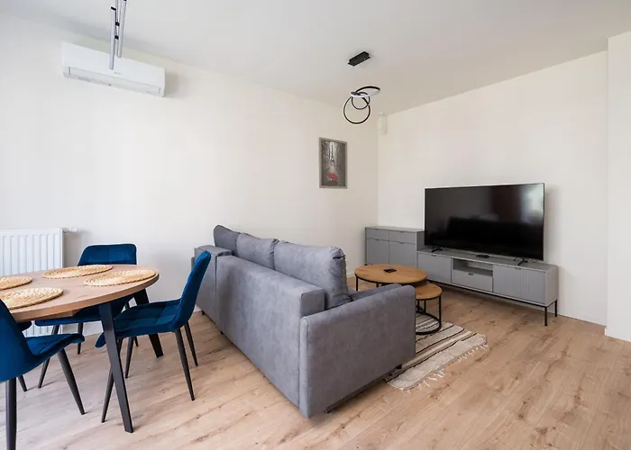 Wilanow Sarmacka With Garden By Bookinghost Varsavia