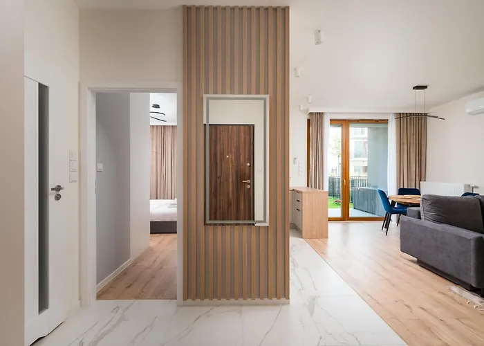 Wilanow Sarmacka With Garden By Bookinghost