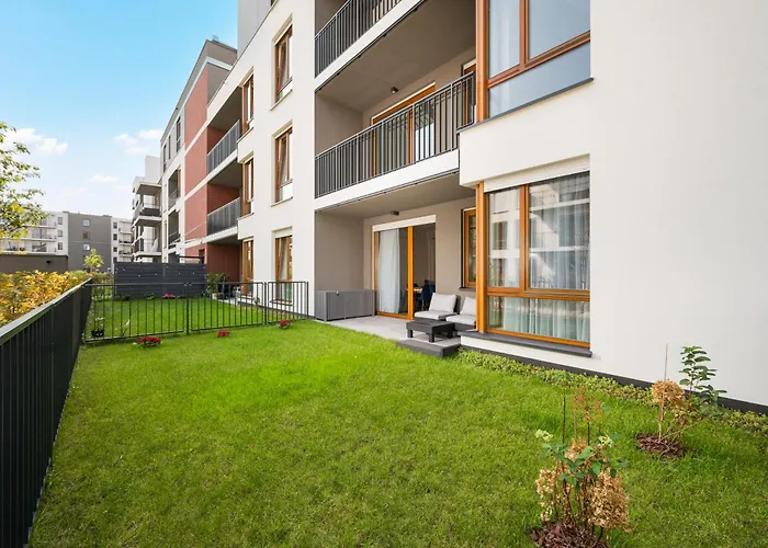 Wilanow Sarmacka With Garden By Bookinghost *