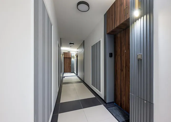 Wilanow Sarmacka With Garden By Bookinghost