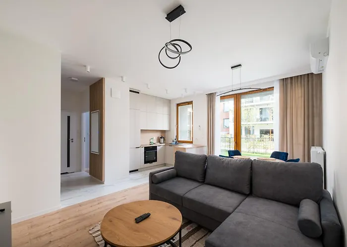 Wilanow Sarmacka With Garden By Bookinghost شقة وارسو