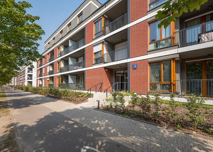 Wilanow Sarmacka With Garden By Bookinghost *