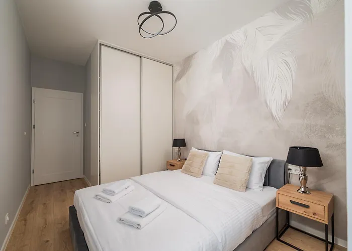 شقة Wilanow Sarmacka With Garden By Bookinghost *